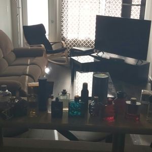 I'm selling my items to purchase new items,)